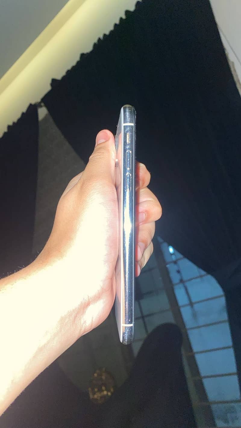 Apple iPhone X 0