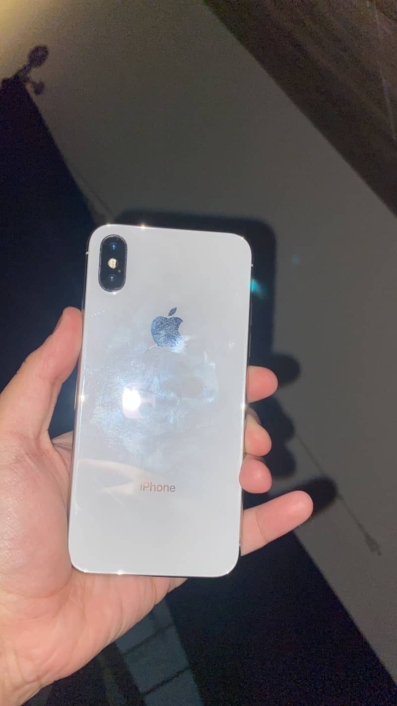 Apple iPhone X 4
