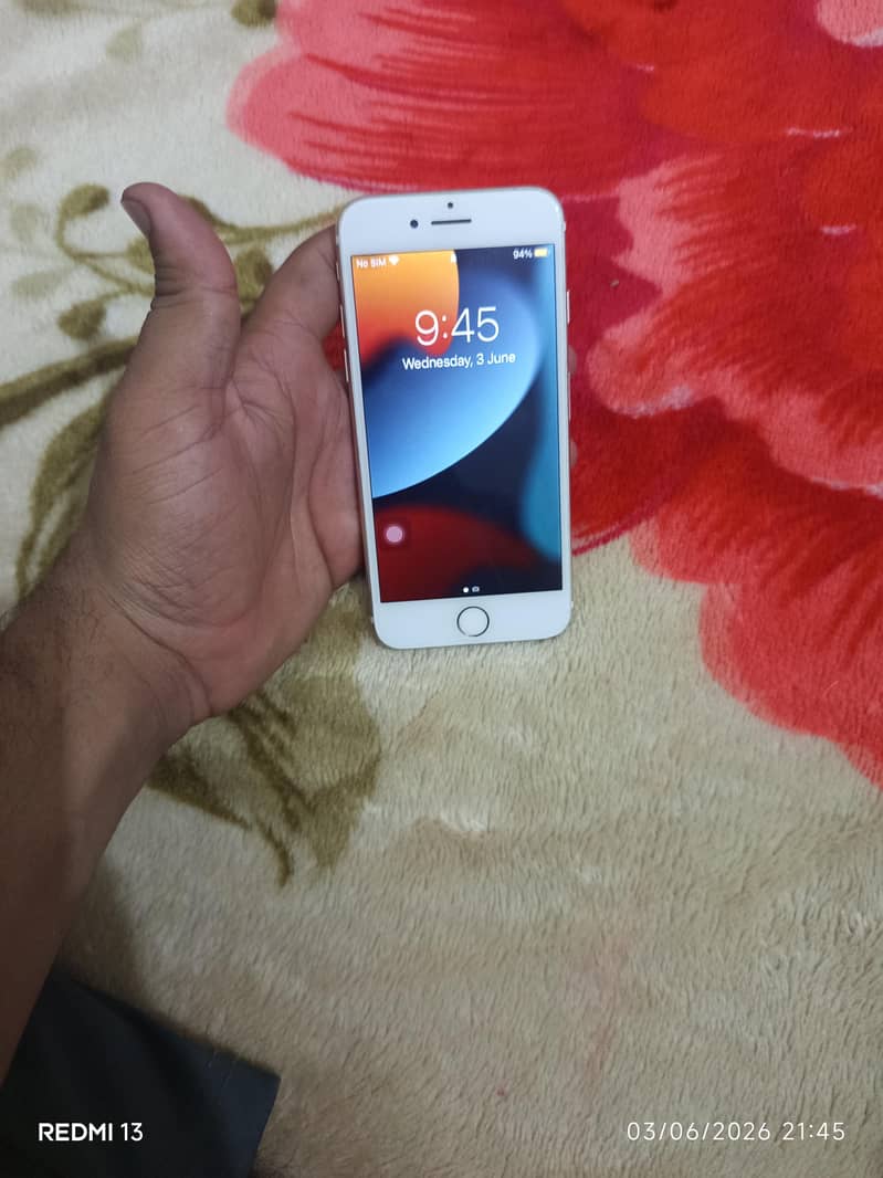 Apple iPhone 7 3