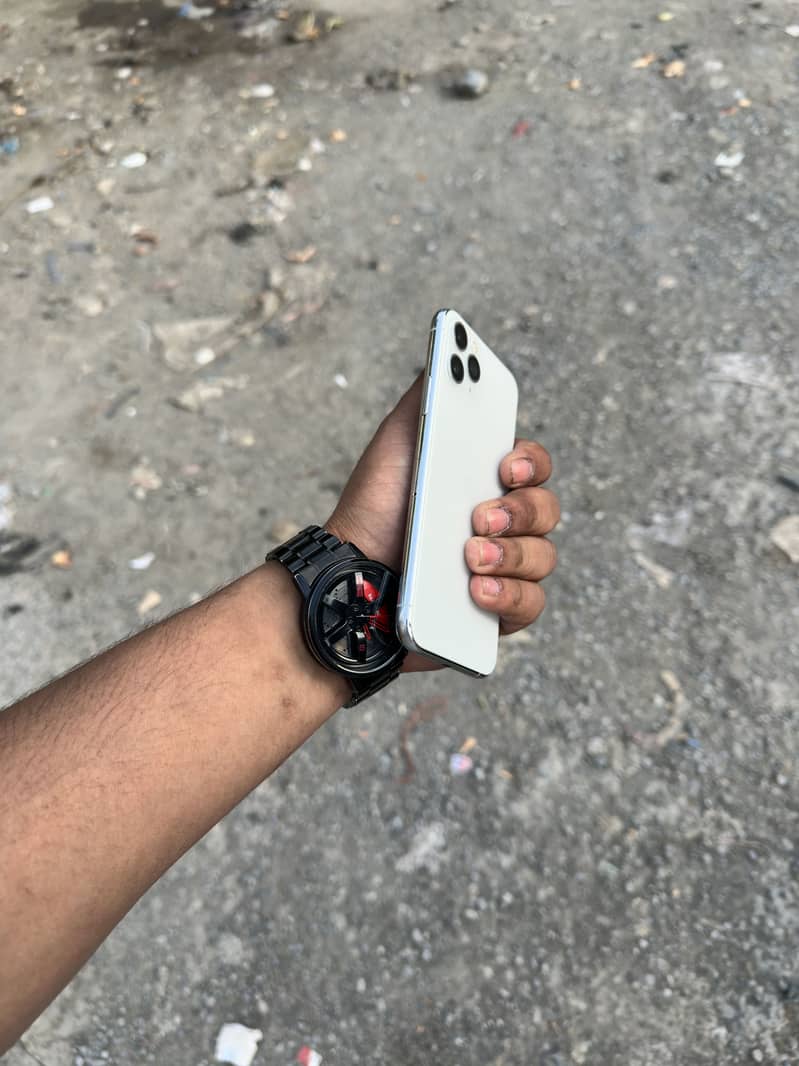 iPhone 11 Pro 1