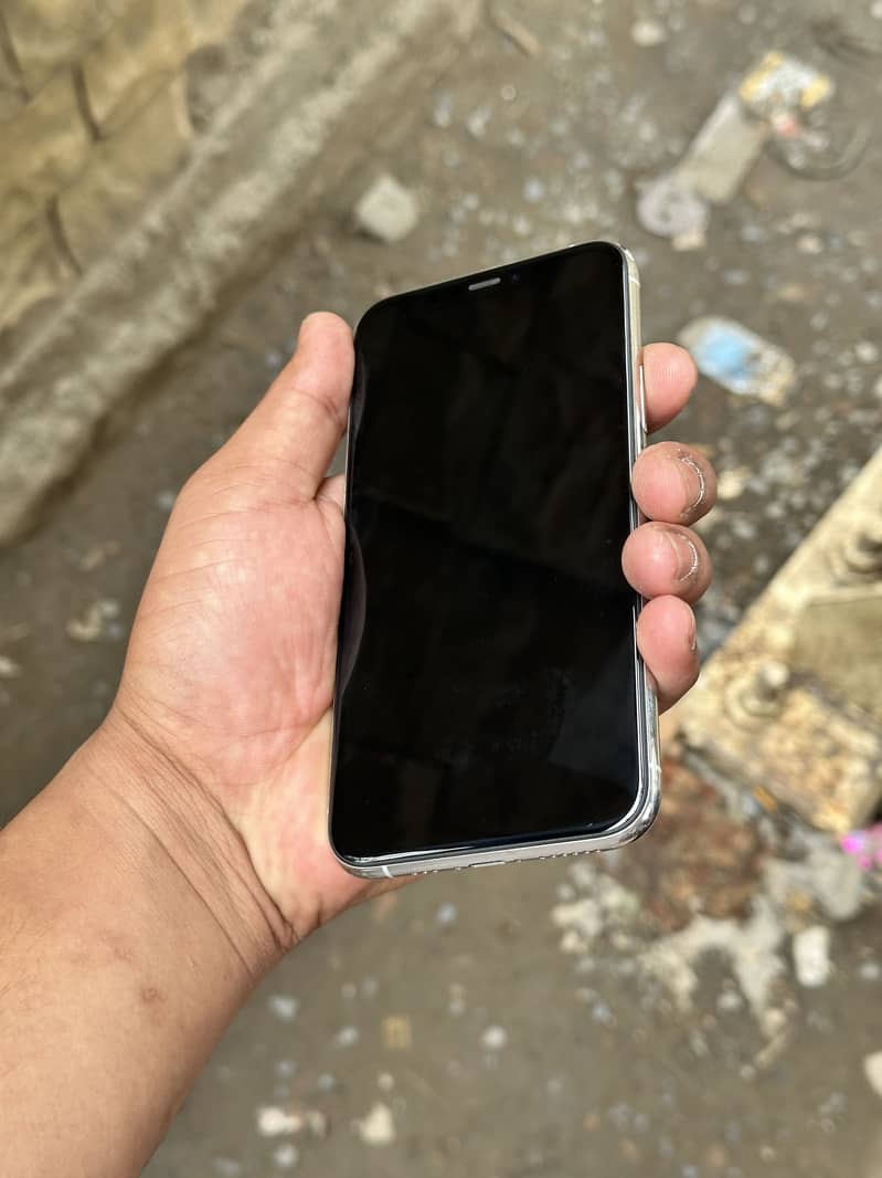 iPhone 11 Pro 5