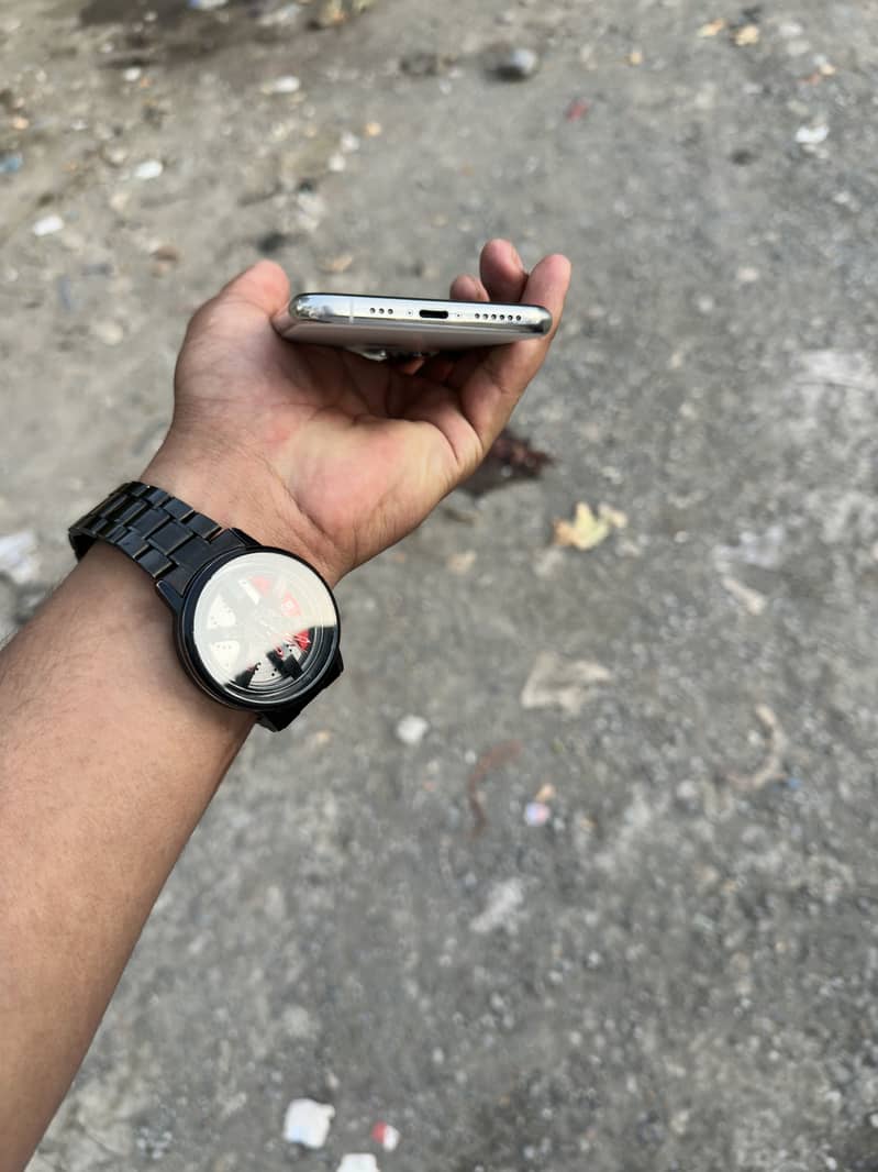 iPhone 11 Pro 7
