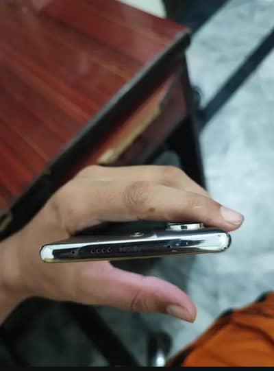 tecno camon 40 pro Sirf 2 mah use hua hai all okay ha