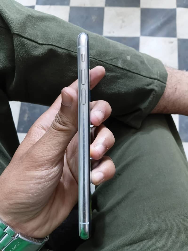 Apple iPhone X 1