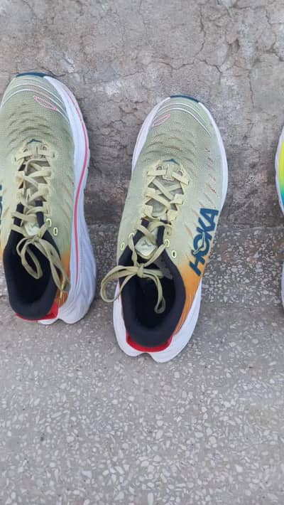 HOKA SHOEs