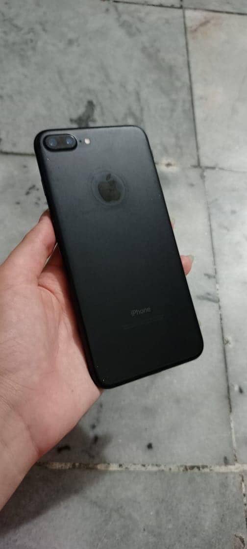 Apple iPhone 7 Plus 1