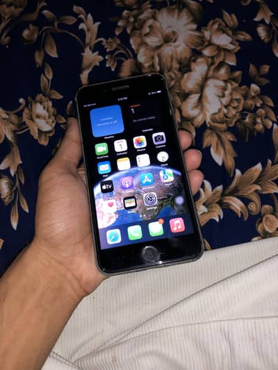 Exchange Apple iPhone 8 Plus 64gb 79 battery health Only back crack