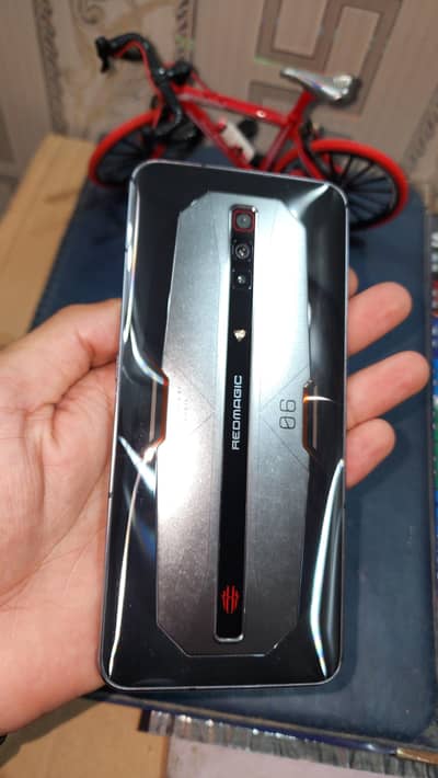 Redmagic 6 pro 16/256 with original redmagic 80watt charger