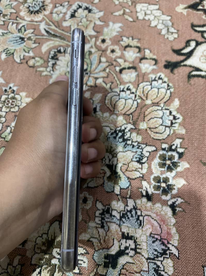 Apple iPhone X 3