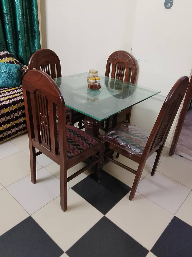 4 sitter dining table. 1