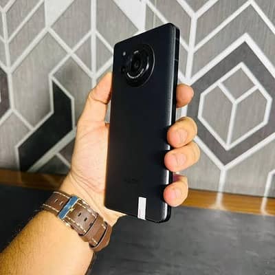 Sharp Aquos R 7 snapdragon 8 gen 1