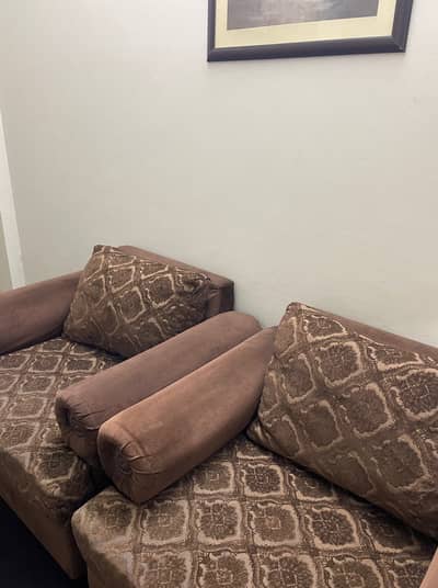 5 seater Sofa Set with Table for Sale