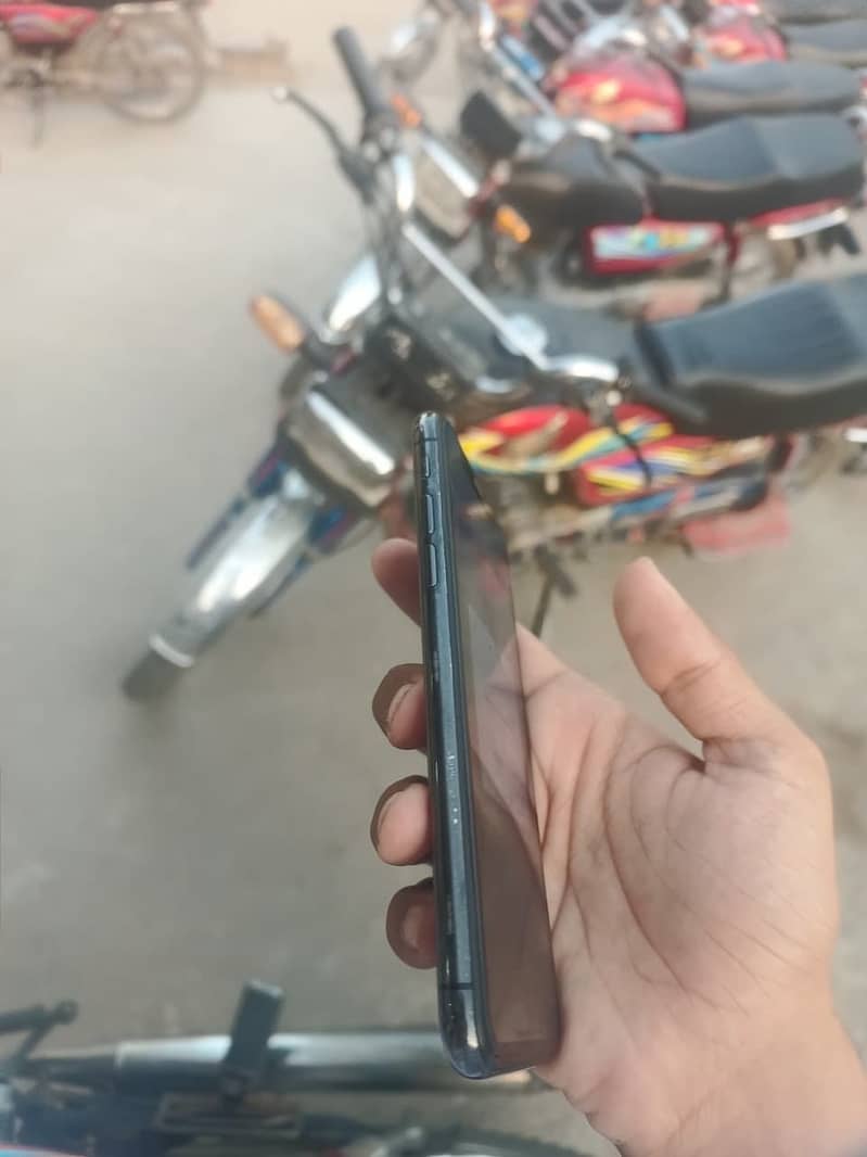 Apple iPhone X pta approve 4