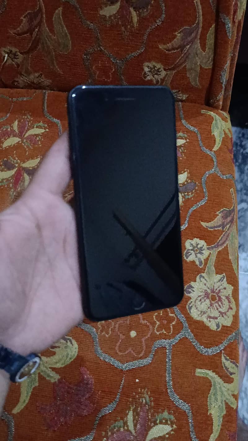 Apple iPhone 7 Plus 1