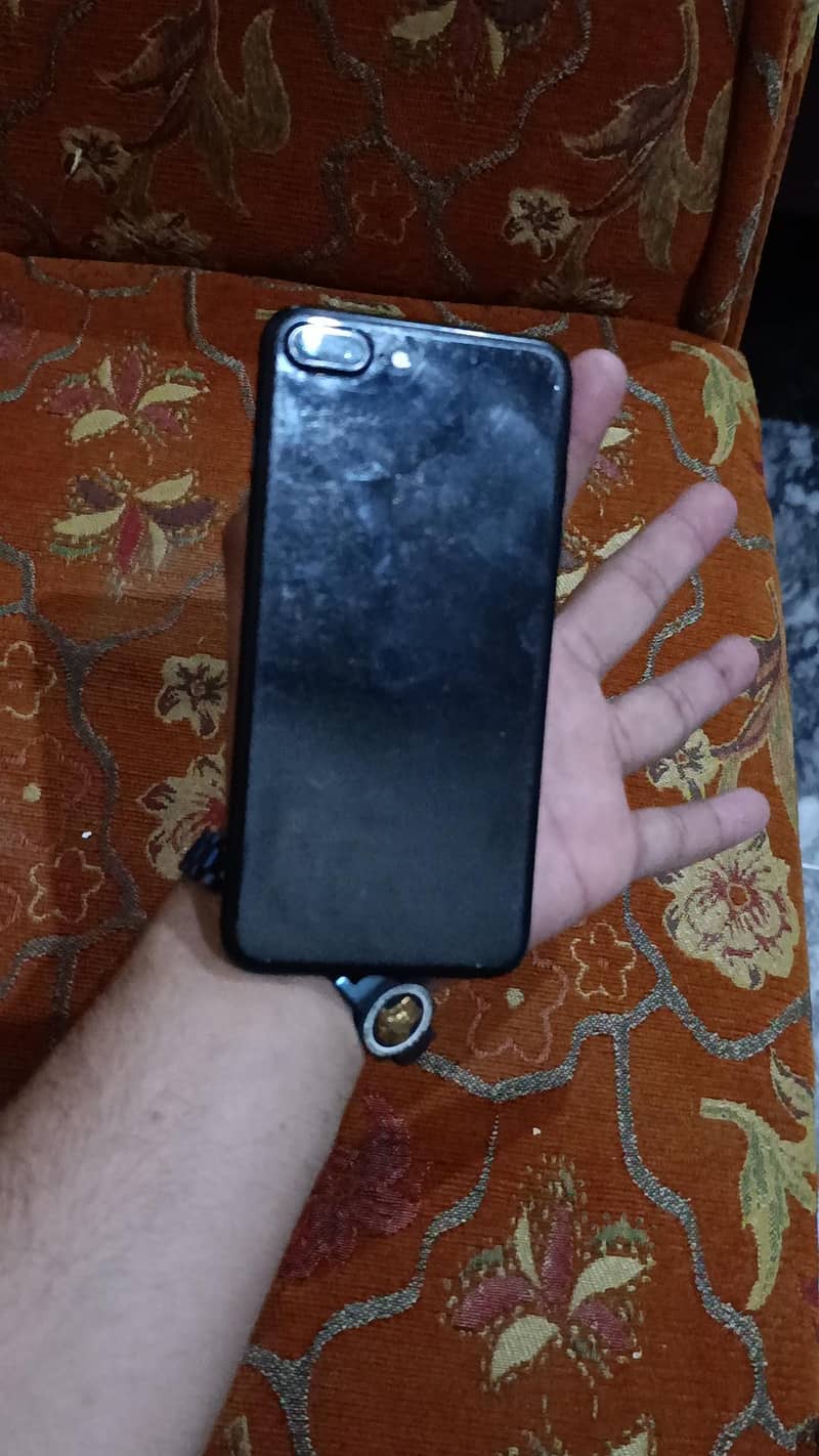 Apple iPhone 7 Plus 2