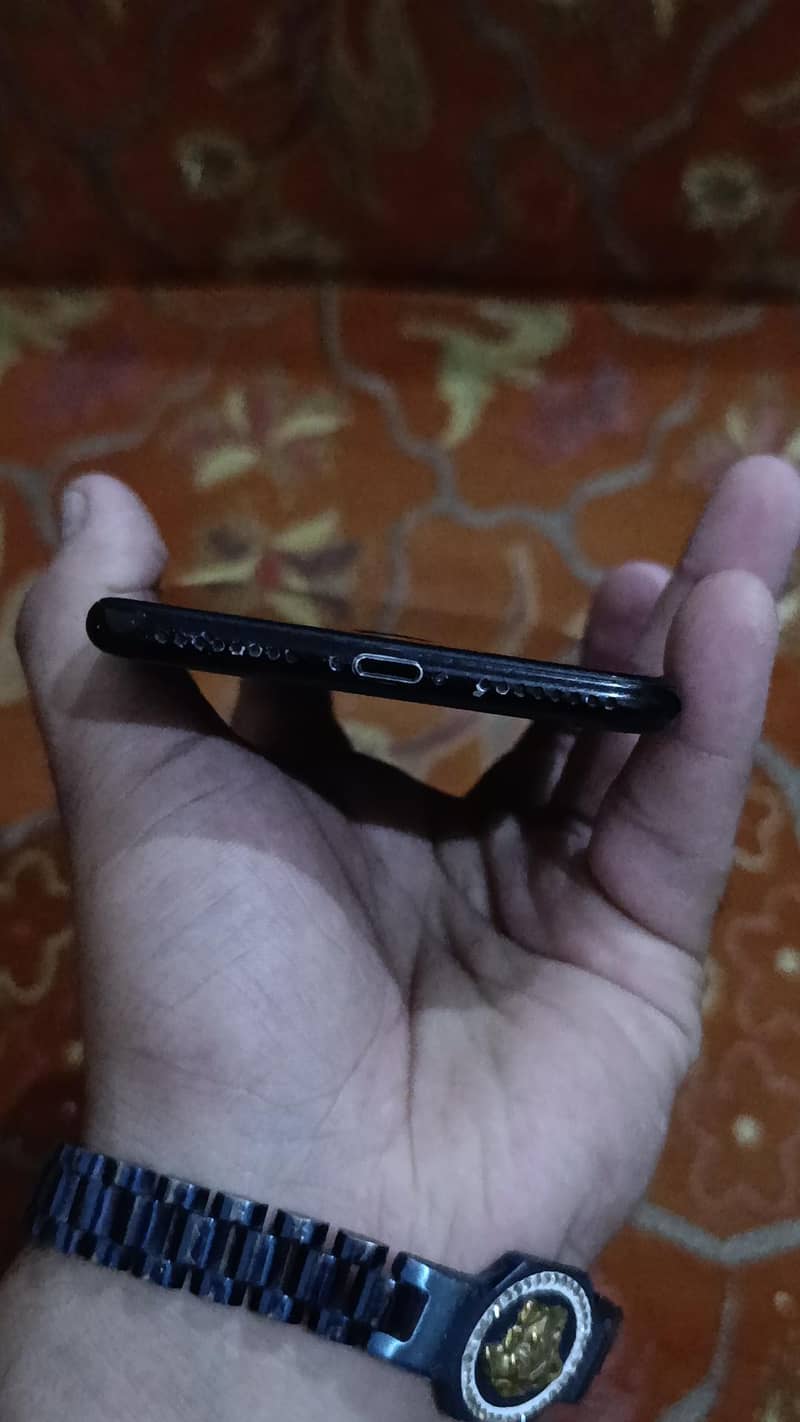 Apple iPhone 7 Plus 3