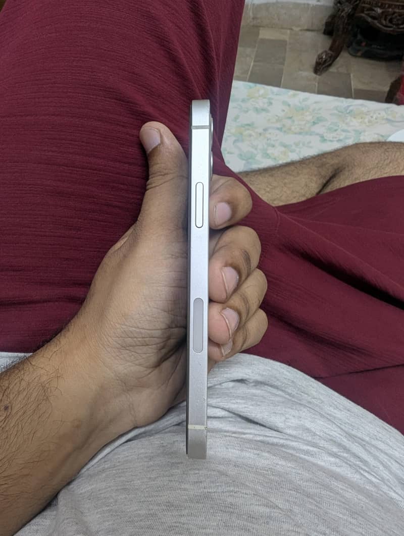 iPhone 12 6
