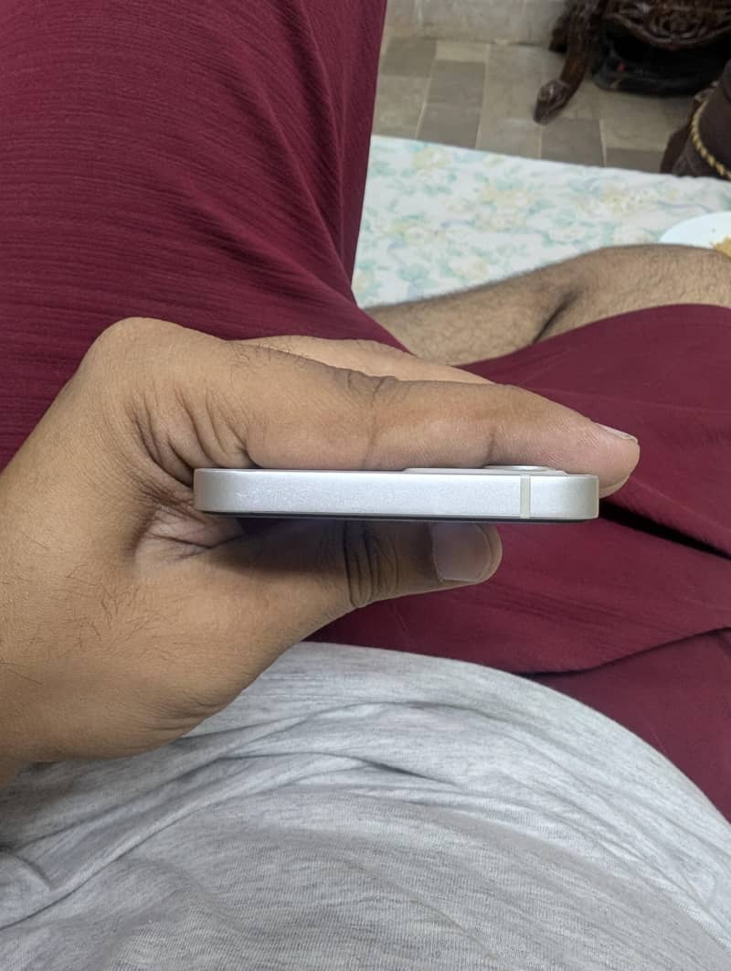 iPhone 12 8