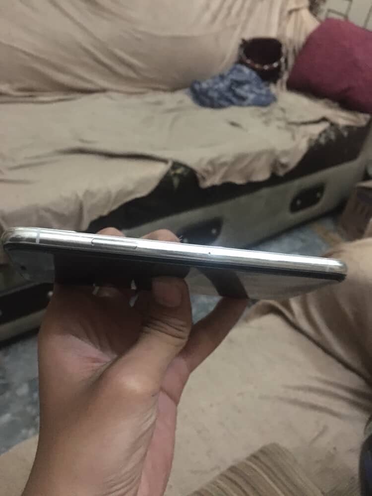 Apple iPhone X 6