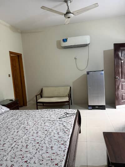 Well Furnished Bedroom Available For Rent in Model town H block