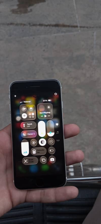 Apple iPhone SE