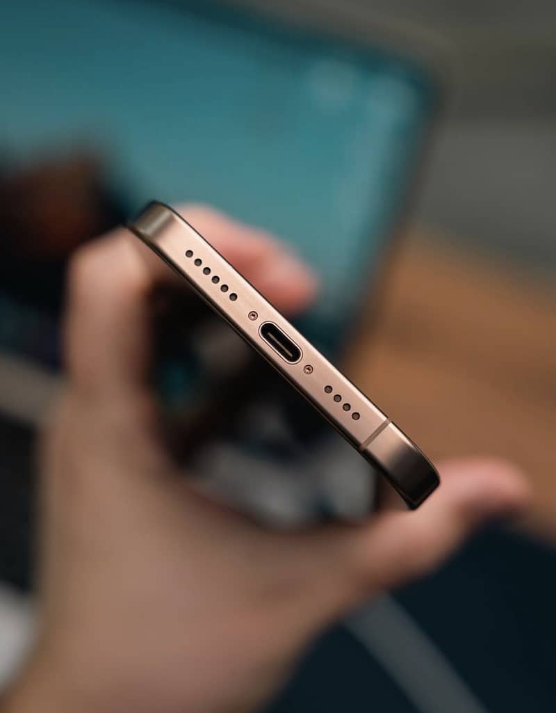 Apple iPhone 16pro max 1