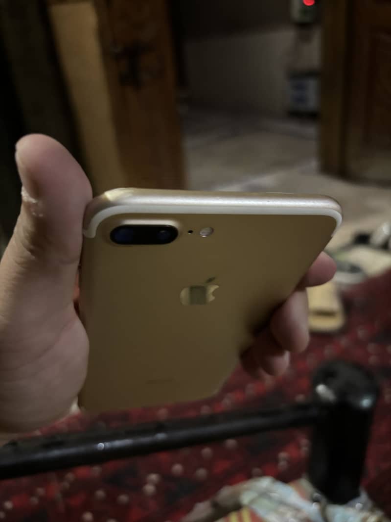 Apple iPhone 7 Plus 3