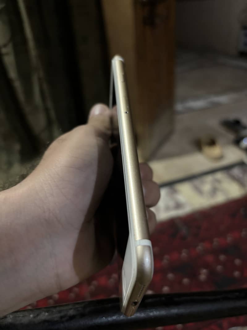 Apple iPhone 7 Plus 4