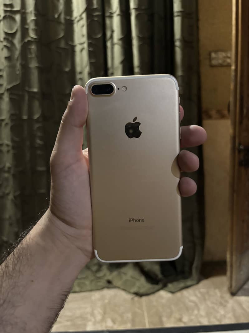 Apple iPhone 7 Plus 5