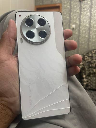 tecno camon 30