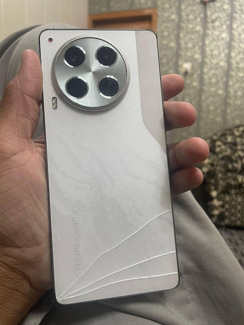 tecno camon 30 0