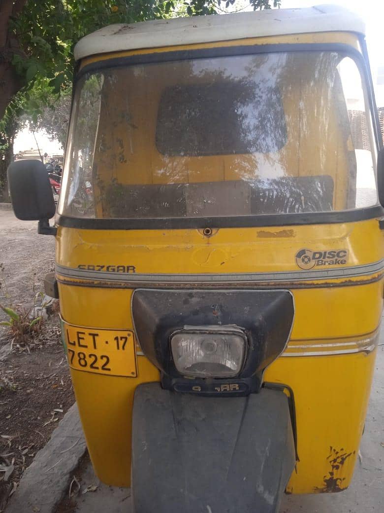 loaded rickshaw 0