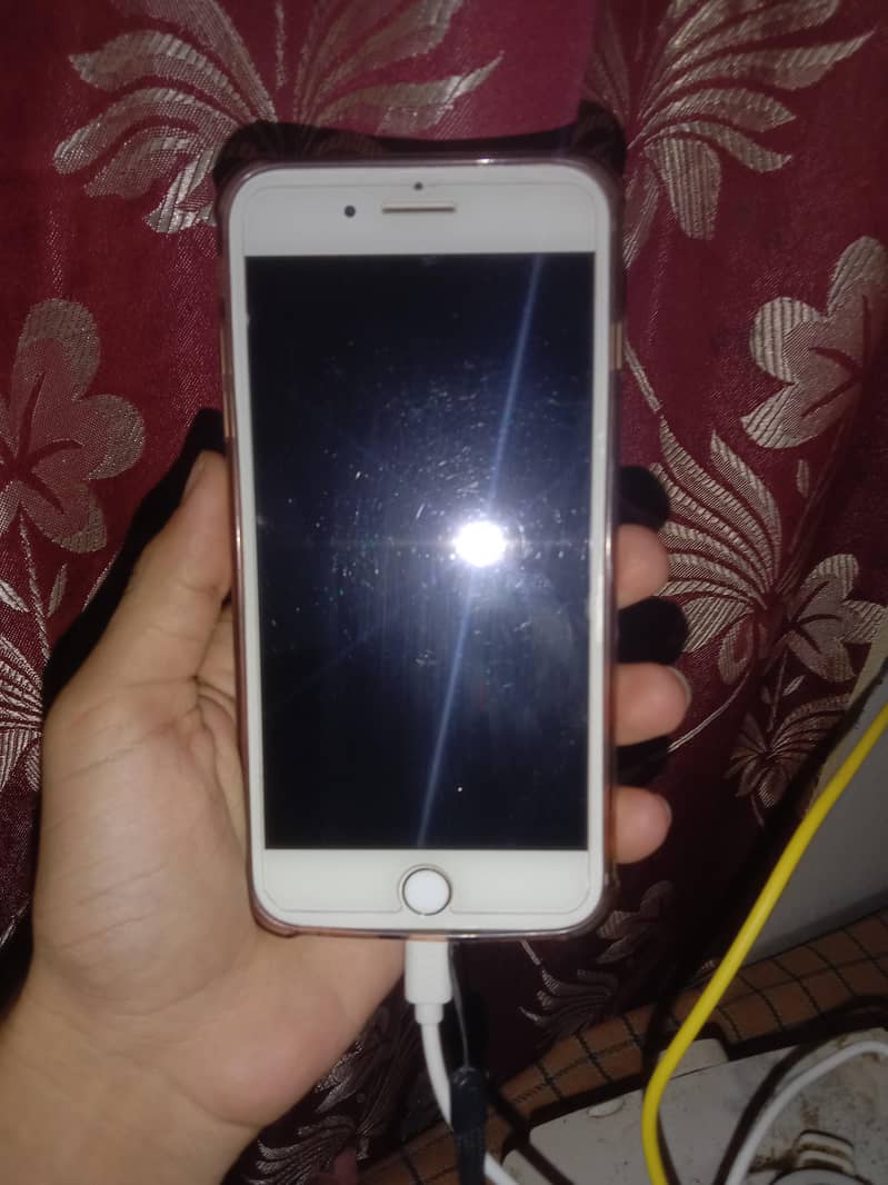 Apple iPhone 7 Plus 0