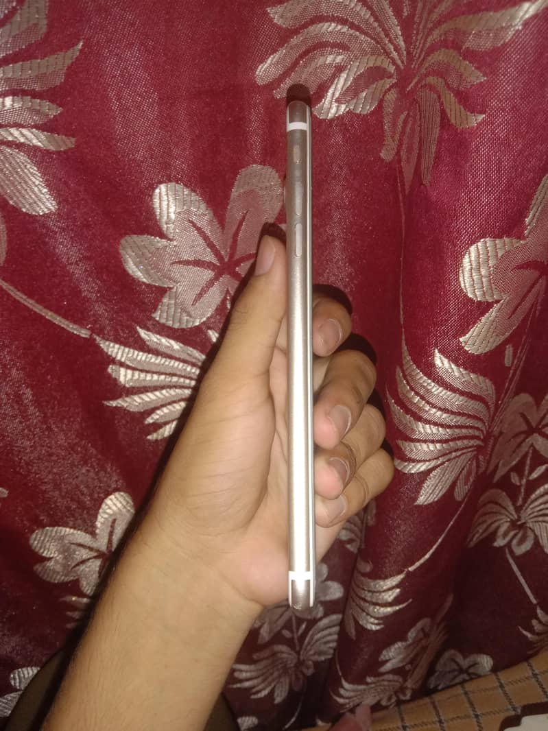 Apple iPhone 7 Plus 3