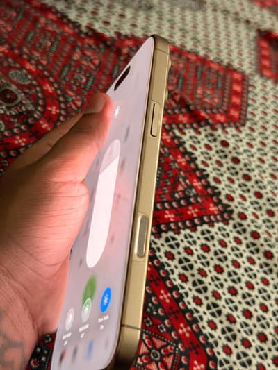 Apple iPhone 16 Pro Max
