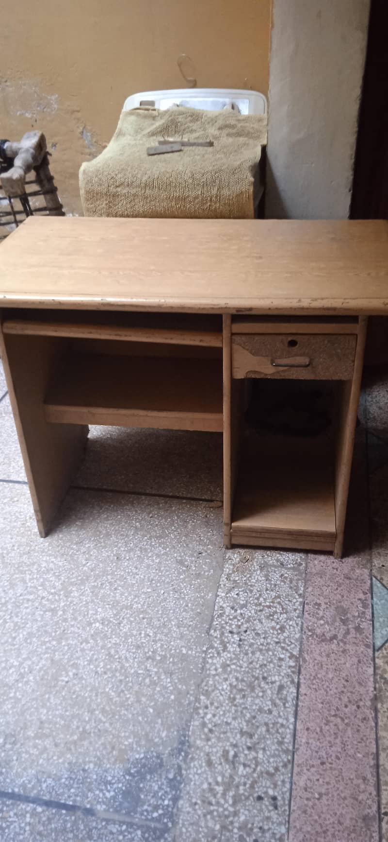 Computer workstation 0