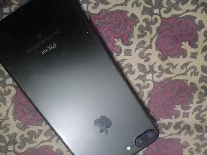 Apple iPhone 7 Plus 0