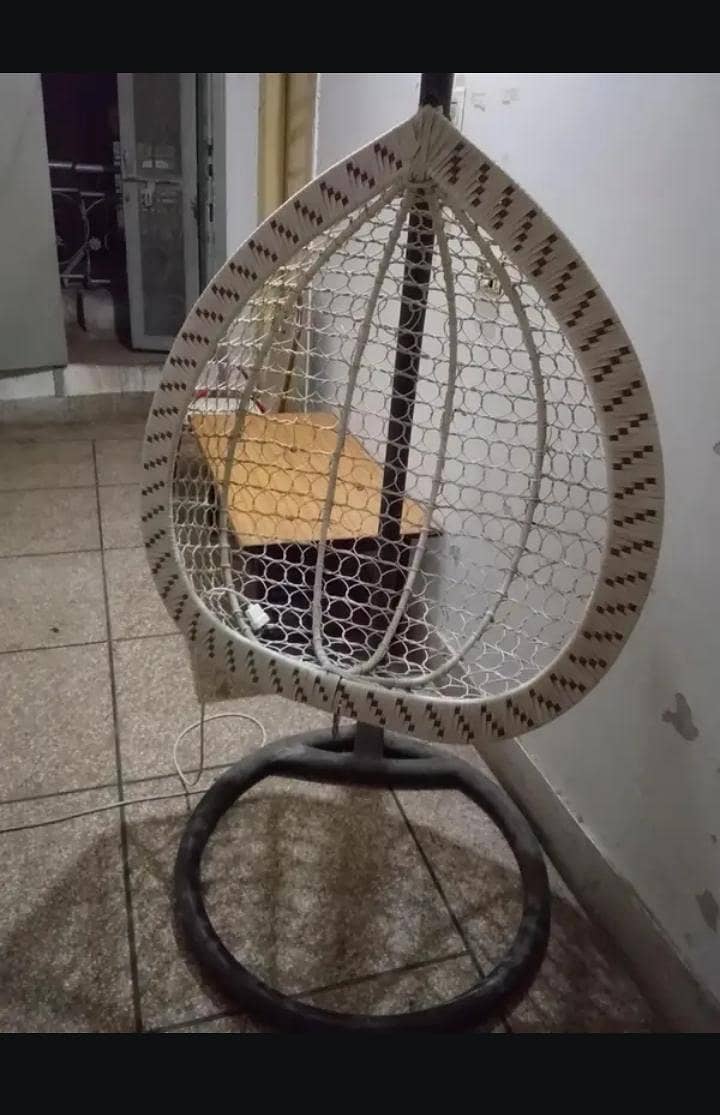 egg swing 1