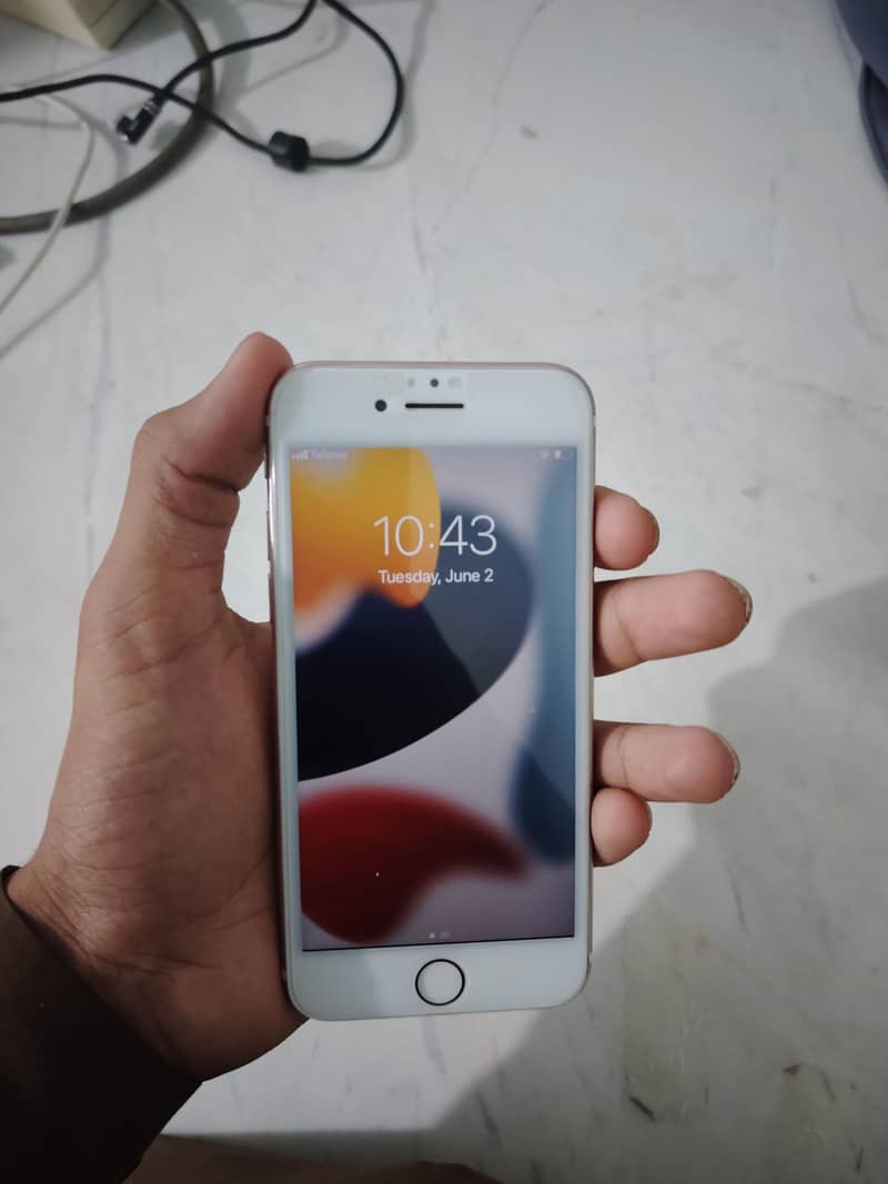 Apple iPhone 7 1