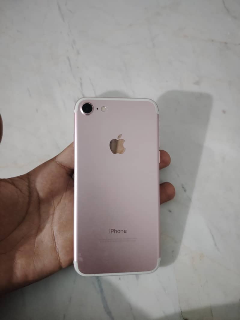 Apple iPhone 7 2