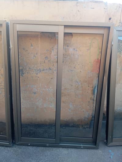 4fit by 3 fit Aluminium windows only 2 months use