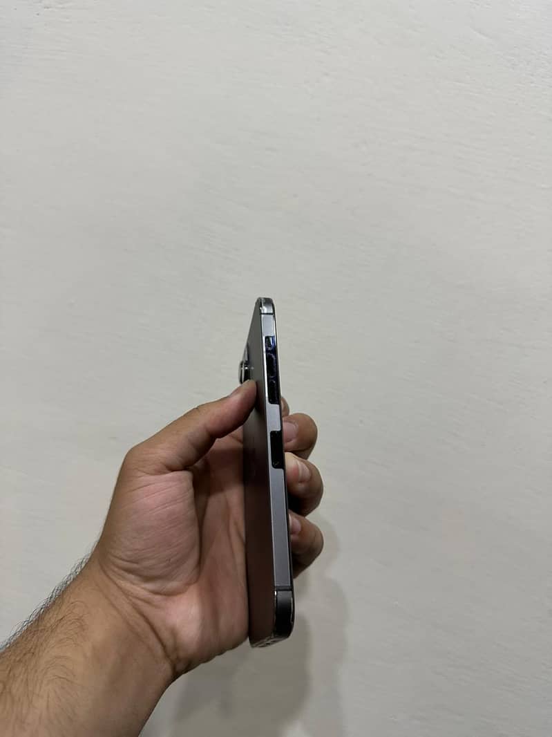 iphone 12 pro max 1