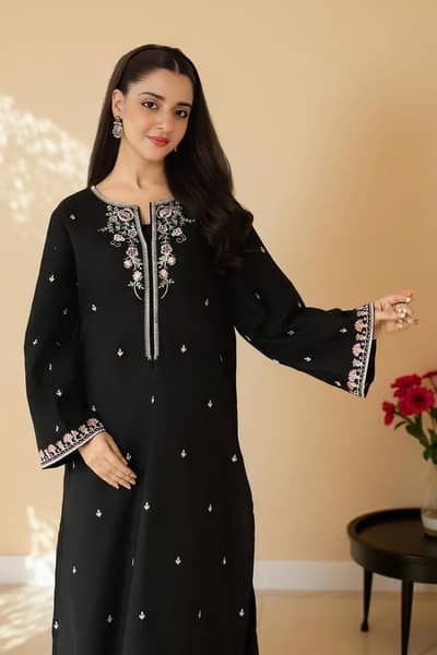 Black Embroidered Lawn 2 piece unstitched suit cod