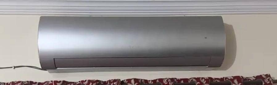 2 Ton Gree Inverter 10/10 Condition Like Brand New