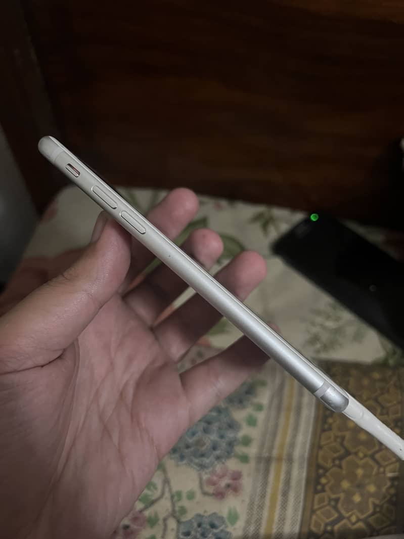 Apple iPhone 7 2