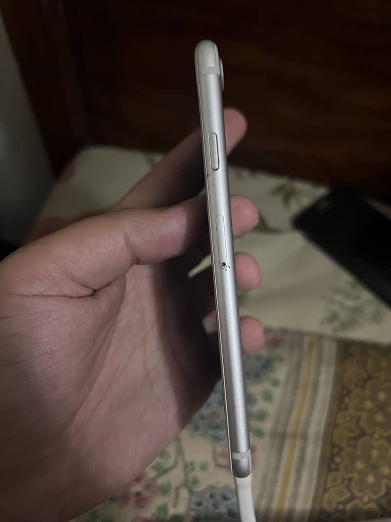 Apple iPhone 7 4