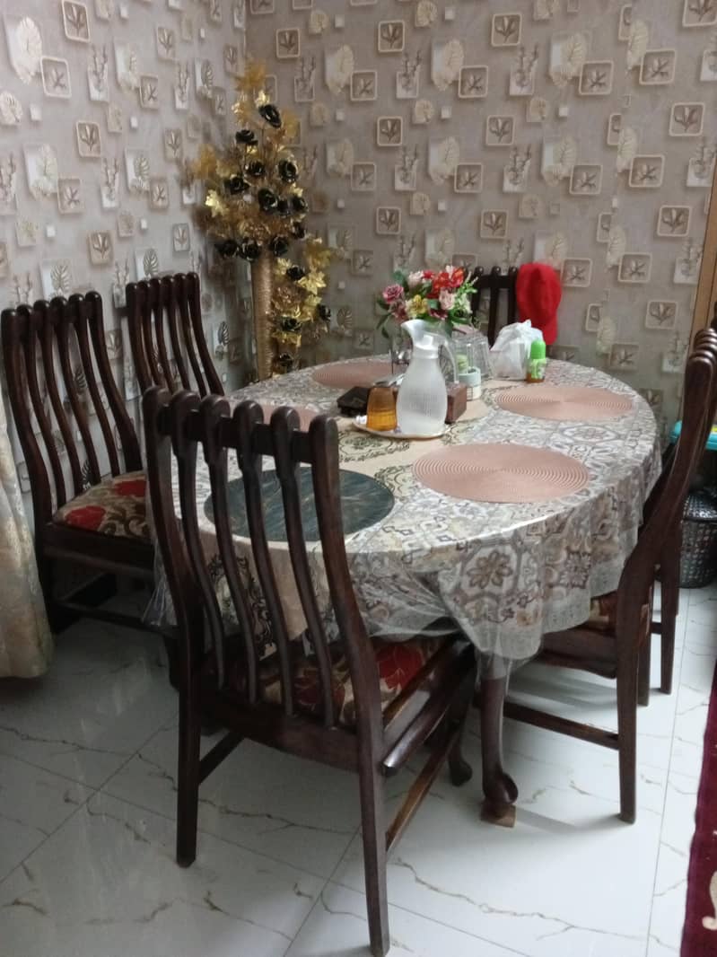Dining Table 0