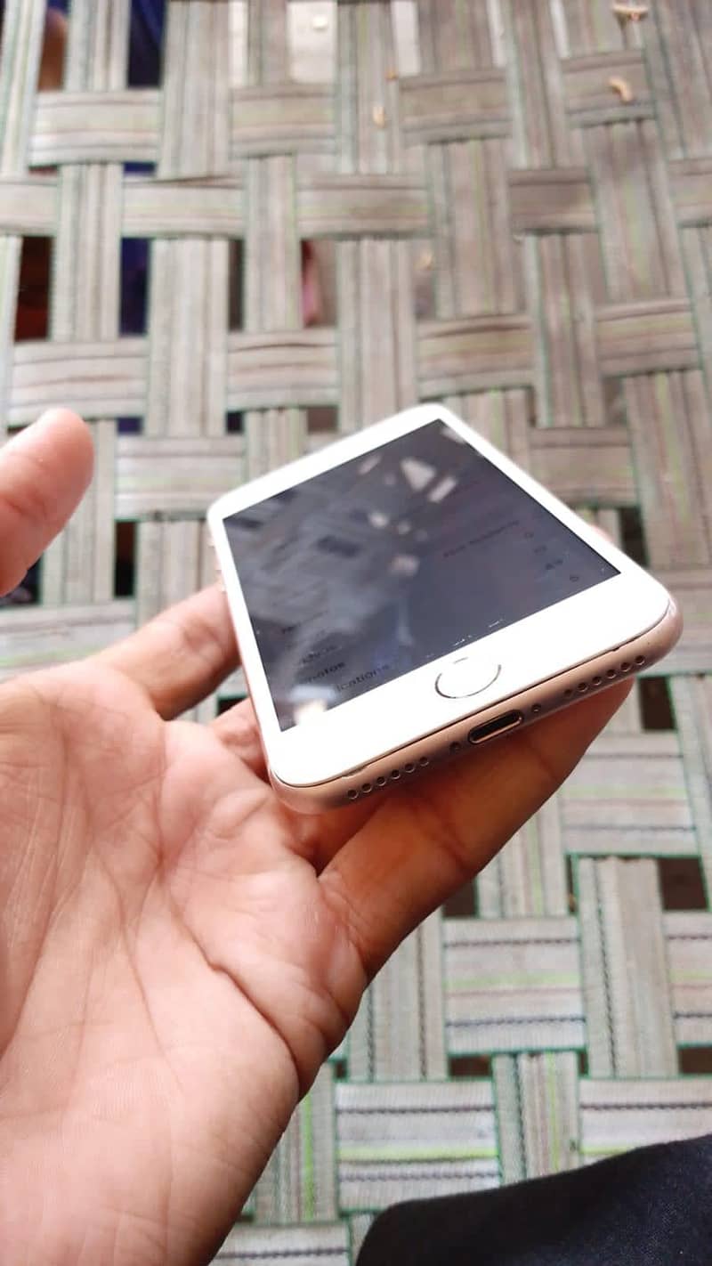 Apple iPhone 8 2