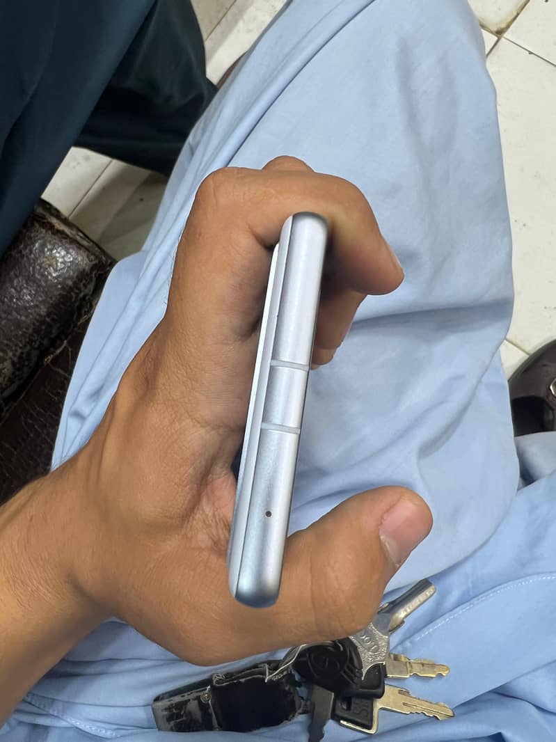 Google Pixel 7a 5