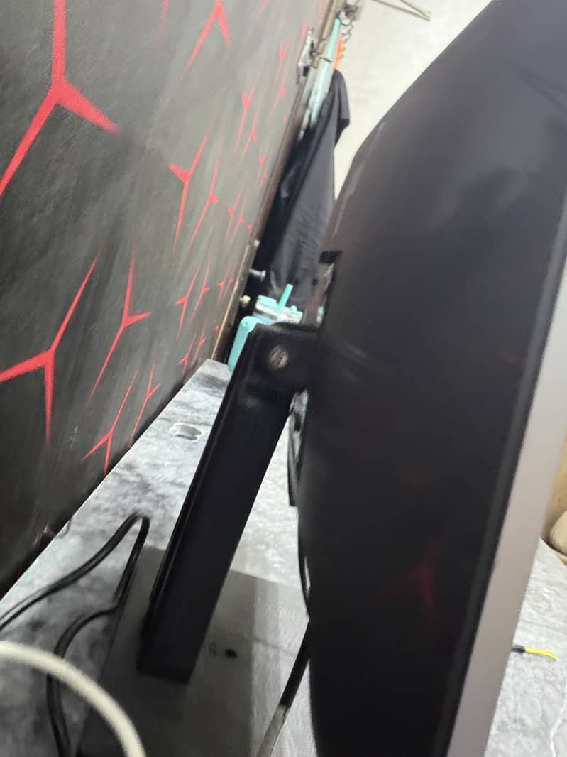 24 inch borderless 2